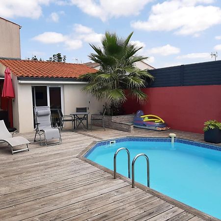 Studio Independant Chez L'Habitant Avec Piscine Et Cuisine Exterieures لا روشيل المظهر الخارجي الصورة